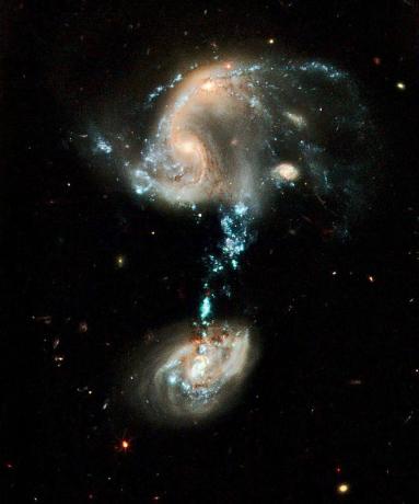 Yhdistävät galaksit