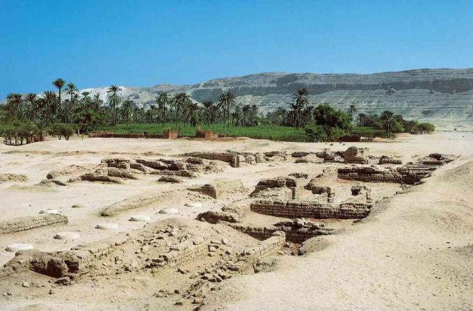 Faraon Akhenatonin pääkaupungin rauniot Tell el-Amarna (Akhetaten). Uusi kuningaskunta, 18. dynastia