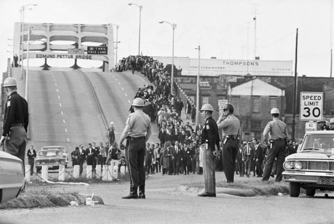 Muita mielenosoituksia seurasi verinen sunnuntai Edmund Pettus -sillalla 7. maaliskuuta 1965 tapahtunut väkivalta.