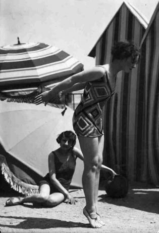 Kuva Sonia Delaunayn rantavaatteista
