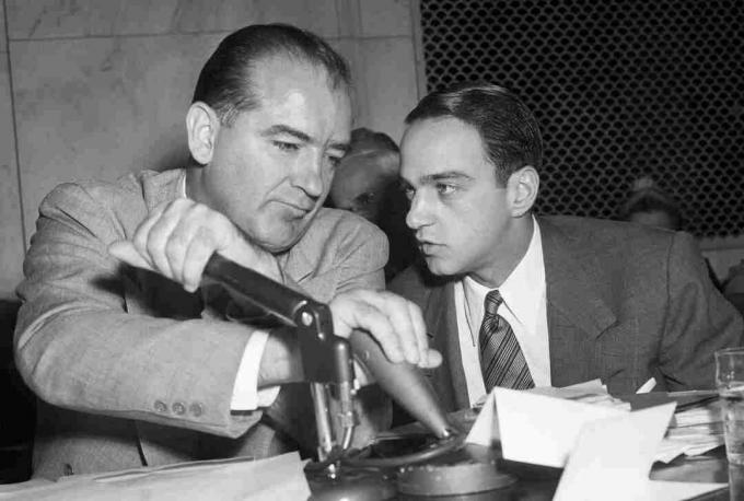 Valokuva Joseph McCarthy ja Roy Cohn