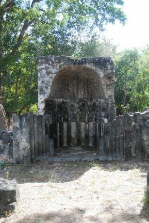 Mihrab suuresta moskeijasta Songo Mnaralla