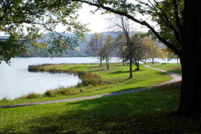 Lackawanna Lake, 6,4 km: n päässä Keystone Collegen kampuksesta