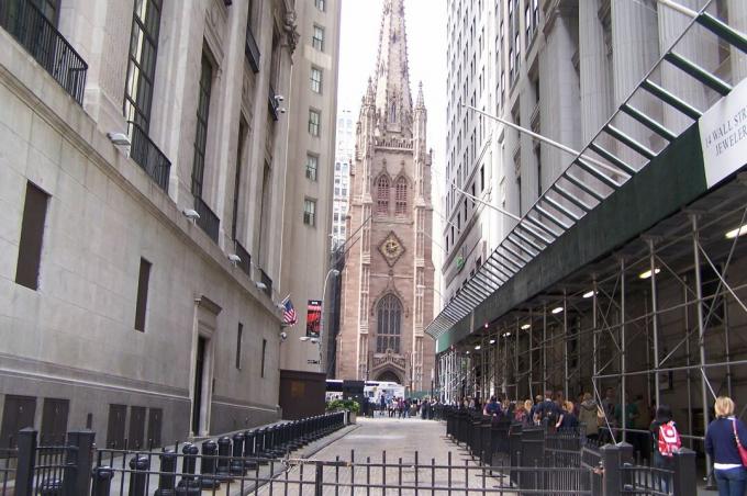 NYC: n Wall Streetiltä länteen Trinity-kirkkoon - turvallisuus on taidetta