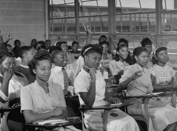 Syyskuu 1949 afroamerikkalaiset opiskelijat luokassa aivan uudessa George Washington Carver High Schoolissa, Alabamassa