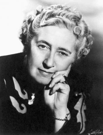 Agatha Christien muotokuva myöhemmin elämässä