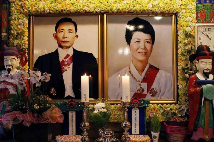 Presidentti Park Chung-Hee ja hänen vaimonsa Yuk Young-Soo