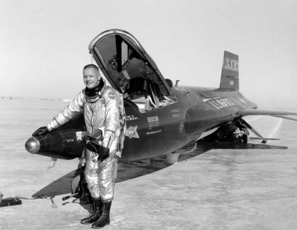 Neil Armstrong X-15: n kanssa.