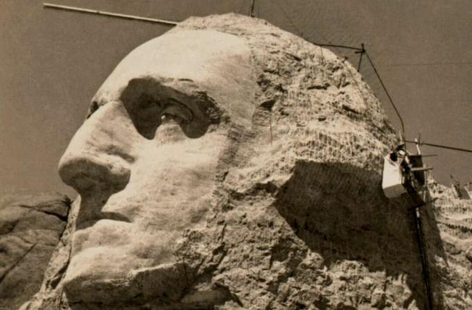 Washingtonin kasvot rakenteilla Mt. Rushmore