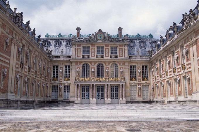 Kuninkaan sänky, Versailles