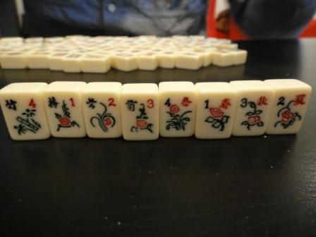 Kukka puku joukko Mahjong laatat.