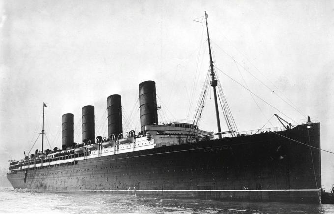 Sivukuva linja RMS Lusitania.
