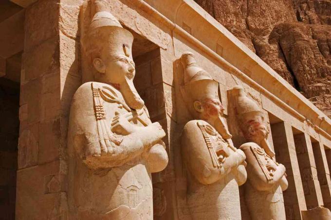 Kuningatar Hatshepsut Osiriksena