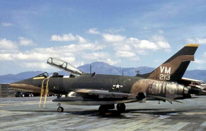 F-100 Super Saber